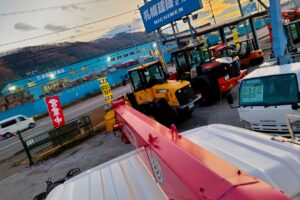 サムネイル: 平成23年式　コンドル増トンクレーン　4段ラジコン　ベッド付き　アルミアオリ