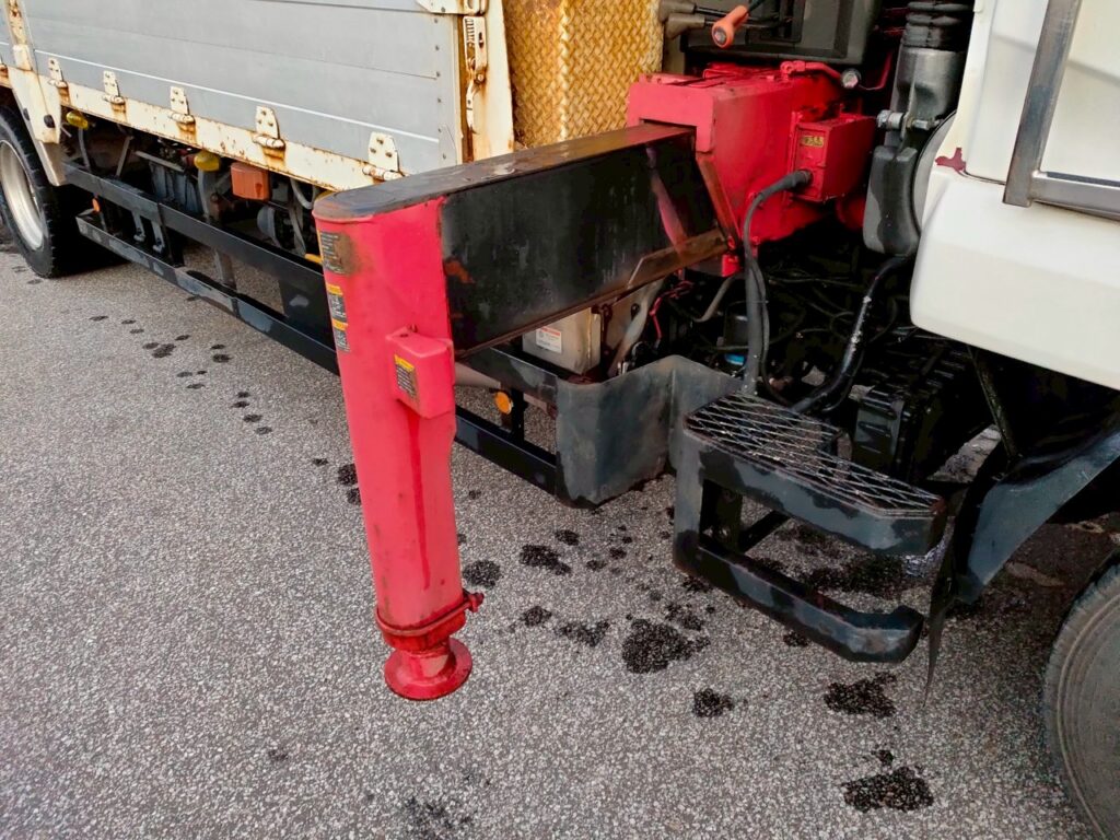 平成23年式　コンドル増トンクレーン　4段ラジコン　ベッド付き　アルミアオリ