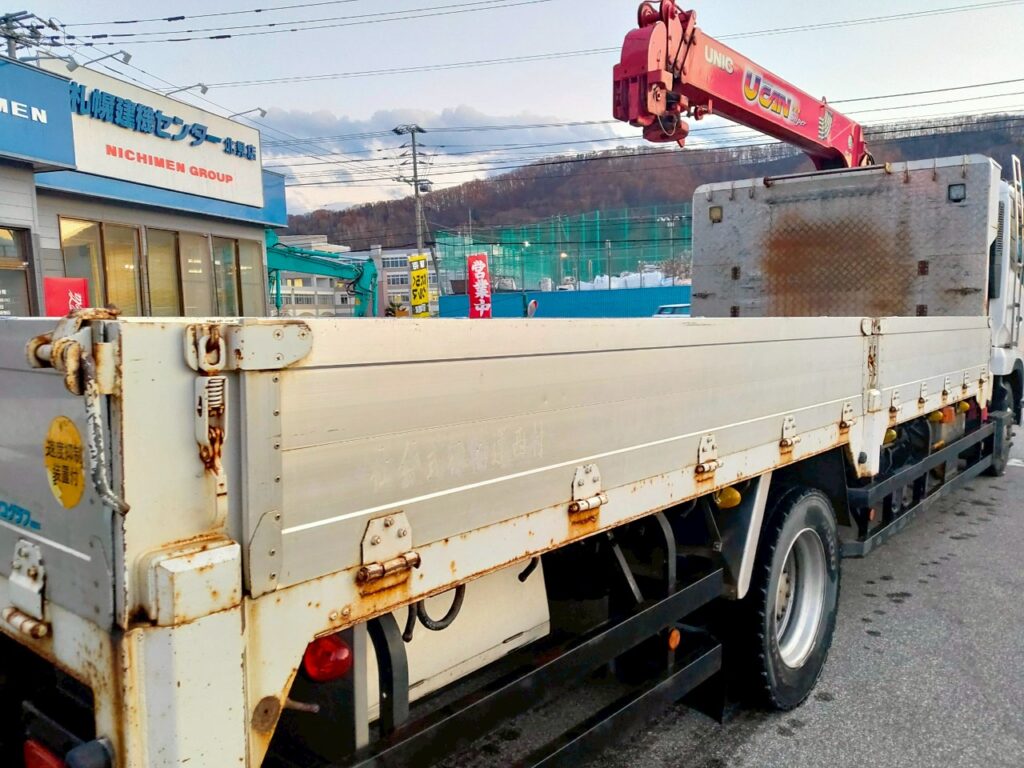 平成23年式　コンドル増トンクレーン　4段ラジコン　ベッド付き　アルミアオリ