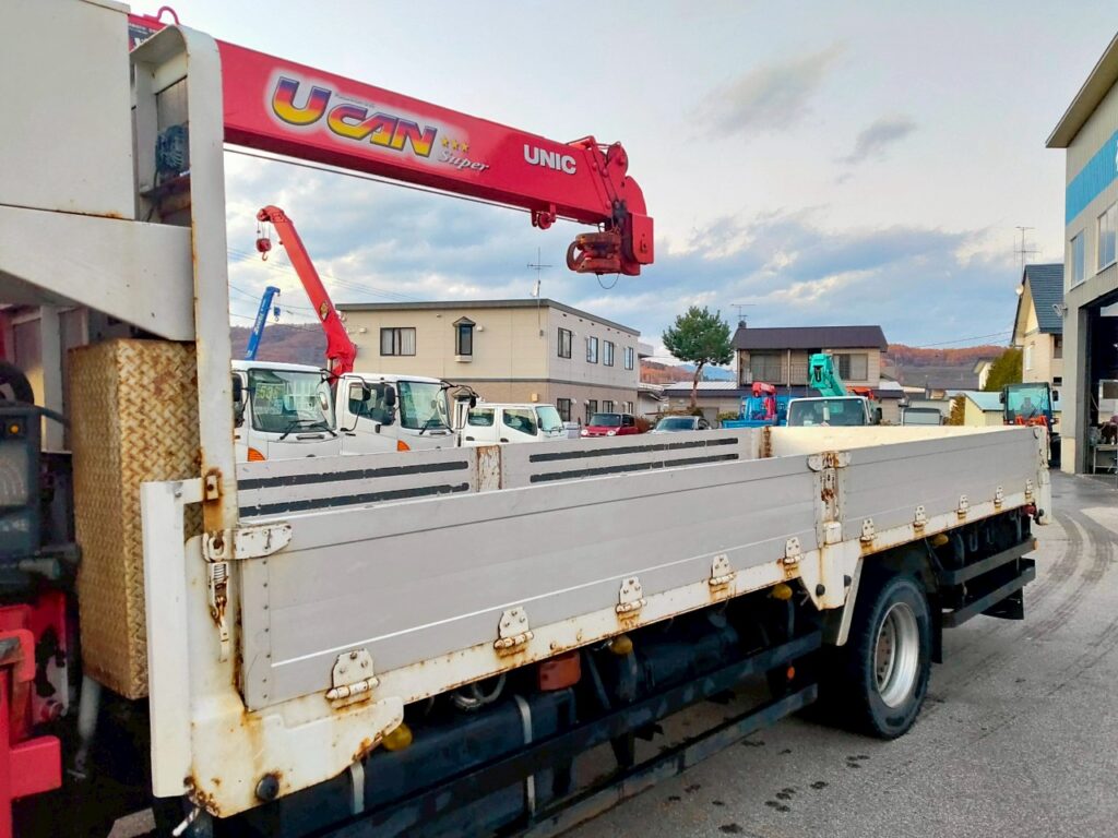 平成23年式　コンドル増トンクレーン　4段ラジコン　ベッド付き　アルミアオリ