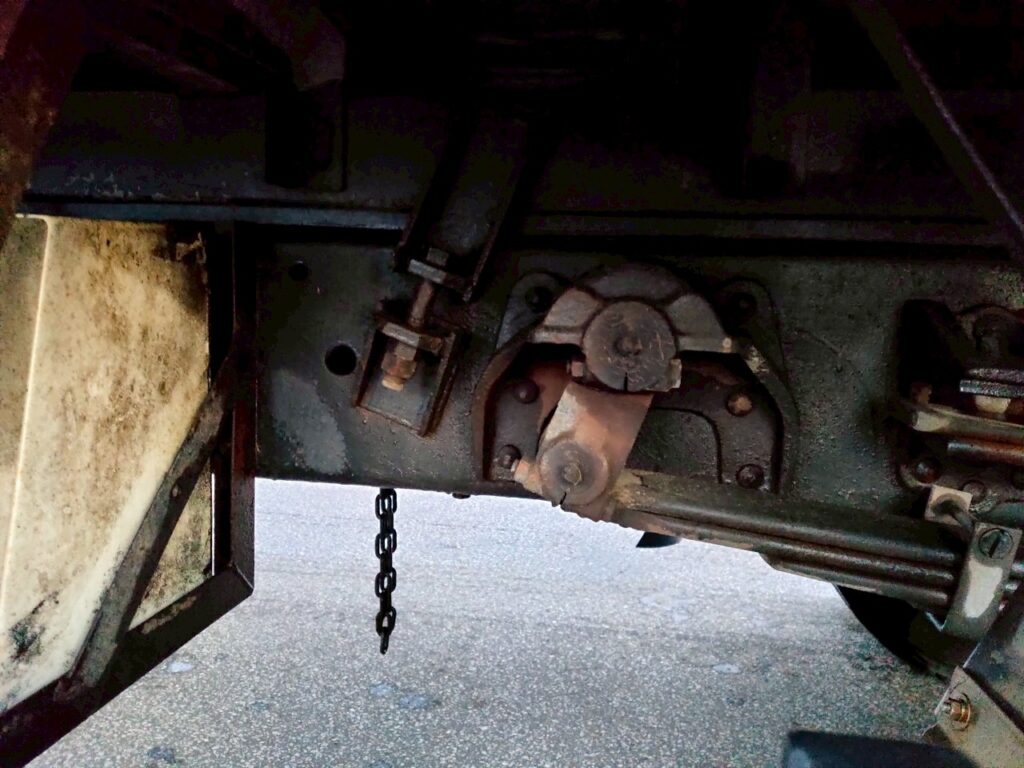 平成23年式　コンドル増トンクレーン　4段ラジコン　ベッド付き　アルミアオリ