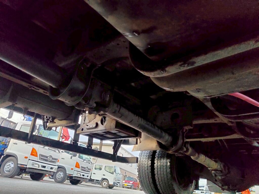 平成23年式　コンドル増トンクレーン　4段ラジコン　ベッド付き　アルミアオリ