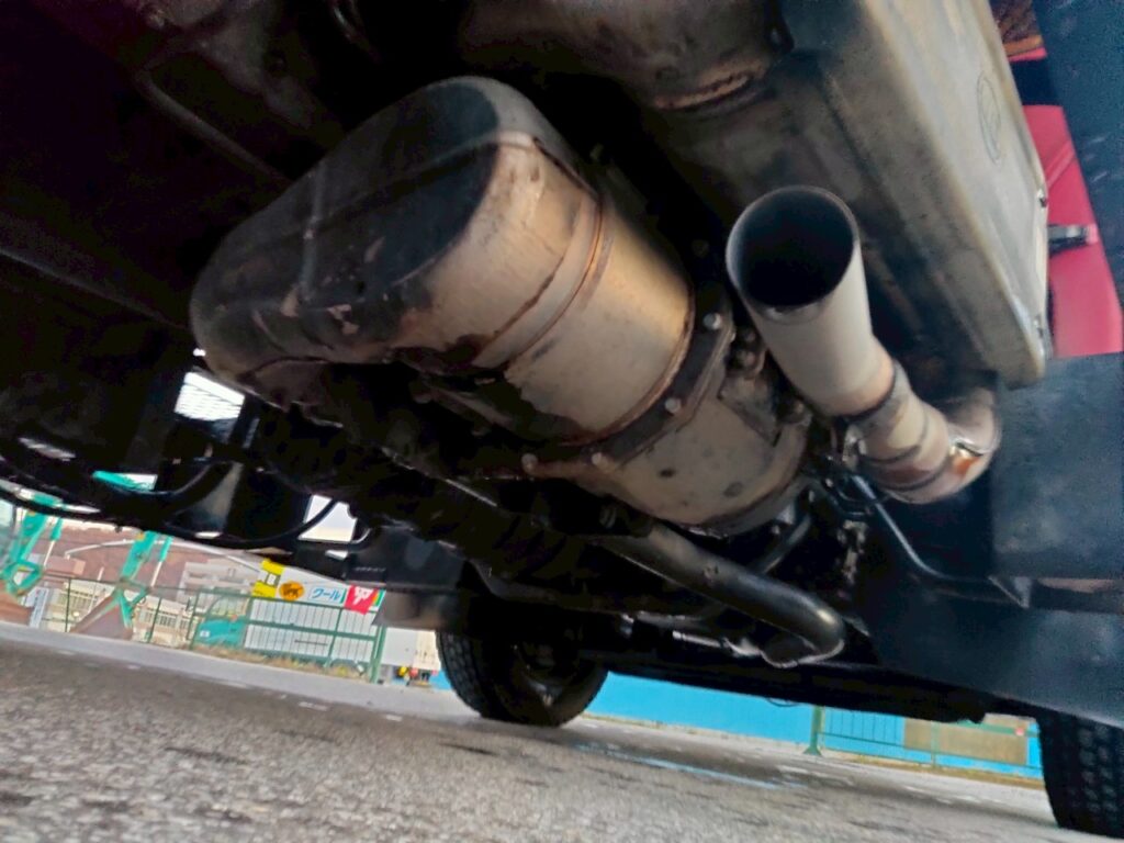 平成23年式　コンドル増トンクレーン　4段ラジコン　ベッド付き　アルミアオリ