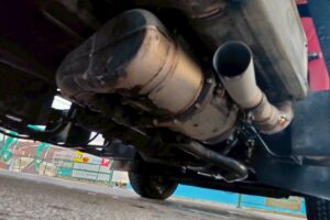 サムネイル: 平成23年式　コンドル増トンクレーン　4段ラジコン　ベッド付き　アルミアオリ