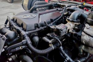 サムネイル: 平成23年式　コンドル増トンクレーン　4段ラジコン　ベッド付き　アルミアオリ