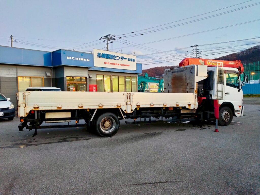 平成23年式　コンドル増トンクレーン　4段ラジコン　ベッド付き　アルミアオリ