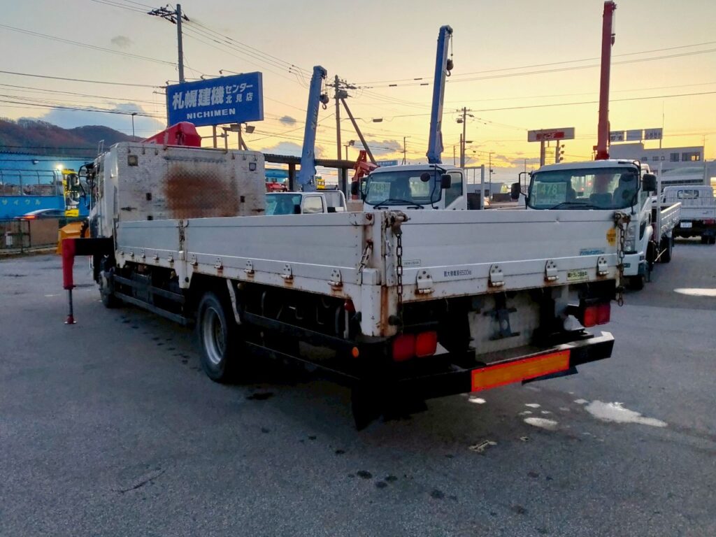 平成23年式　コンドル増トンクレーン　4段ラジコン　ベッド付き　アルミアオリ