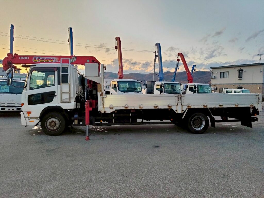 平成23年式　コンドル増トンクレーン　4段ラジコン　ベッド付き　アルミアオリ