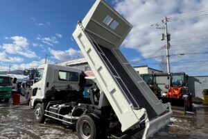 サムネイル: 平成25年　日野　レンジャー　４トンダンプ　電動コボレーン付・荷台塗装済！（車検令和8年10月）