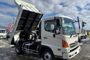 サムネイル: 平成25年　日野　レンジャー　４トンダンプ　電動コボレーン付・荷台塗装済！（車検令和8年10月）