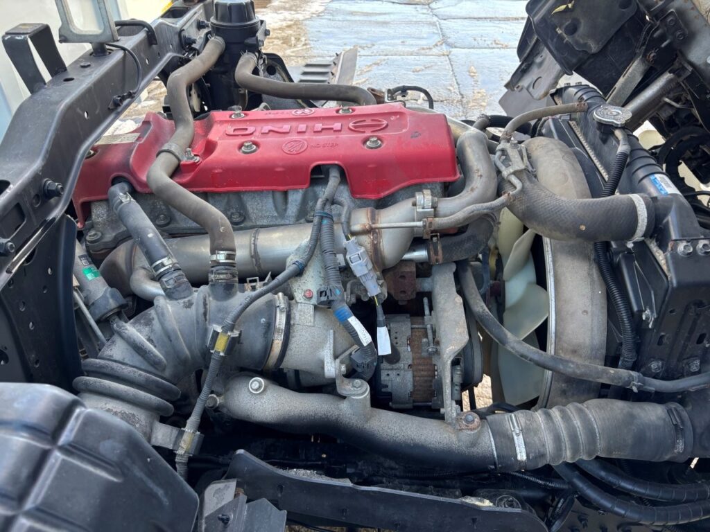 平成25年　日野　レンジャー　４トンダンプ　電動コボレーン付・荷台塗装済！（車検令和8年10月）