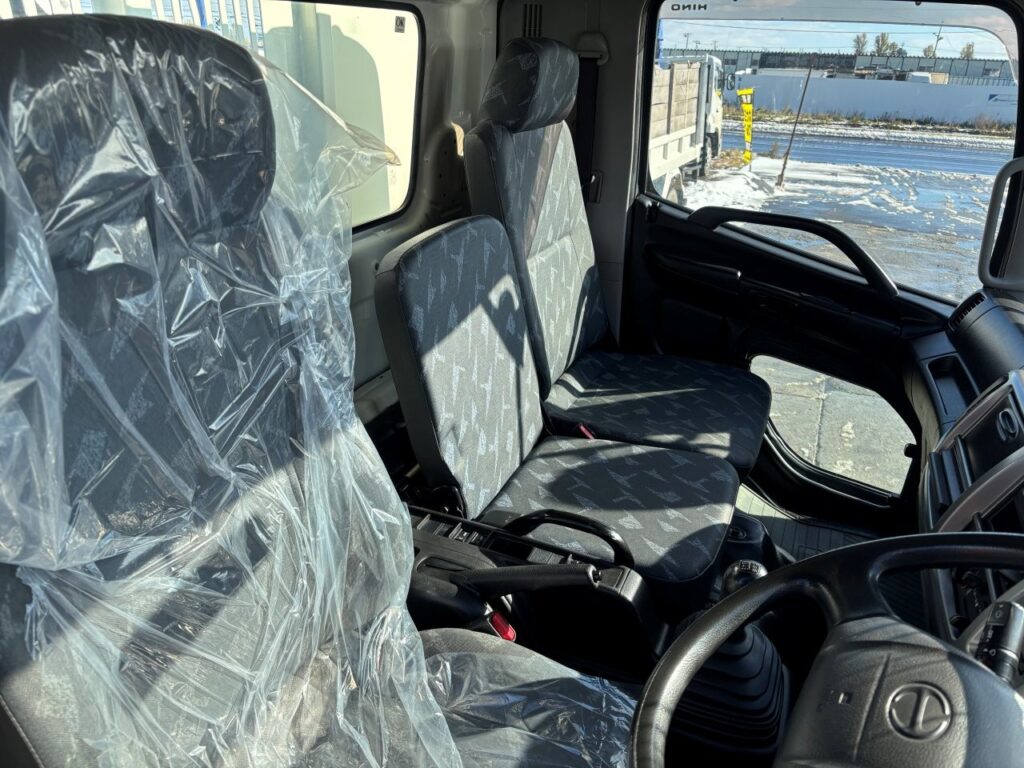 平成25年　日野　レンジャー　４トンダンプ　電動コボレーン付・荷台塗装済！（車検令和8年10月）