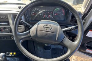 サムネイル: 平成25年　日野　レンジャー　４トンダンプ　電動コボレーン付・荷台塗装済！（車検令和8年10月）