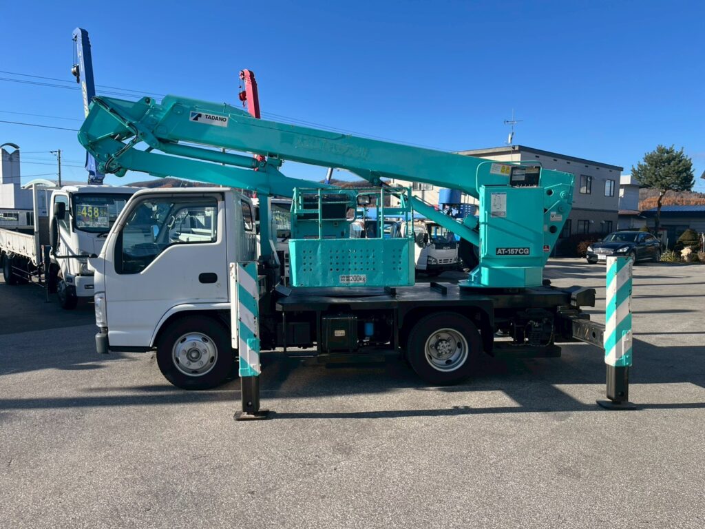 平成21年式　エルフ15.7m屈伸式ブーム高所作業車　スチールバケット
