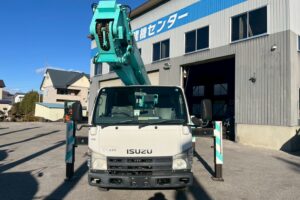 サムネイル: 平成21年式　エルフ15.7m屈伸式ブーム高所作業車　スチールバケット