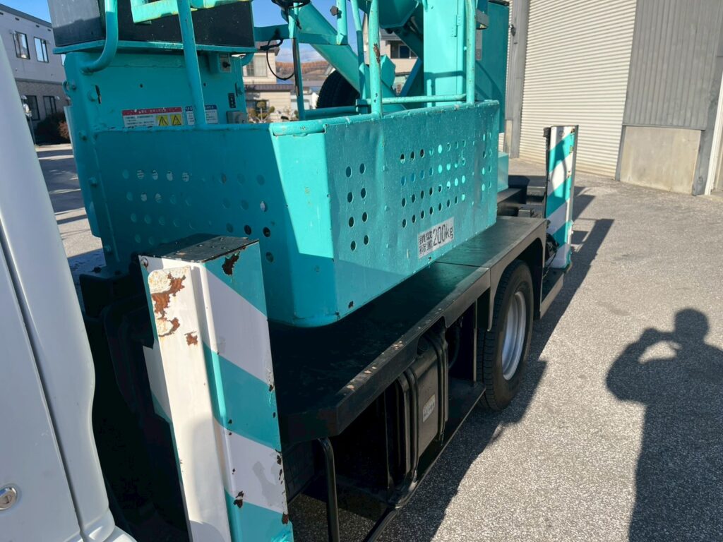 平成21年式　エルフ15.7m屈伸式ブーム高所作業車　スチールバケット