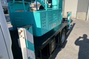 サムネイル: 平成21年式　エルフ15.7m屈伸式ブーム高所作業車　スチールバケット