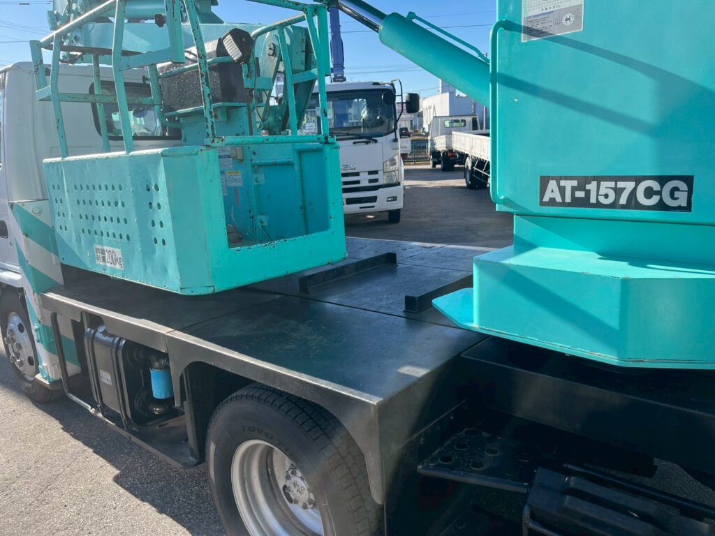 平成21年式　エルフ15.7m屈伸式ブーム高所作業車　スチールバケット