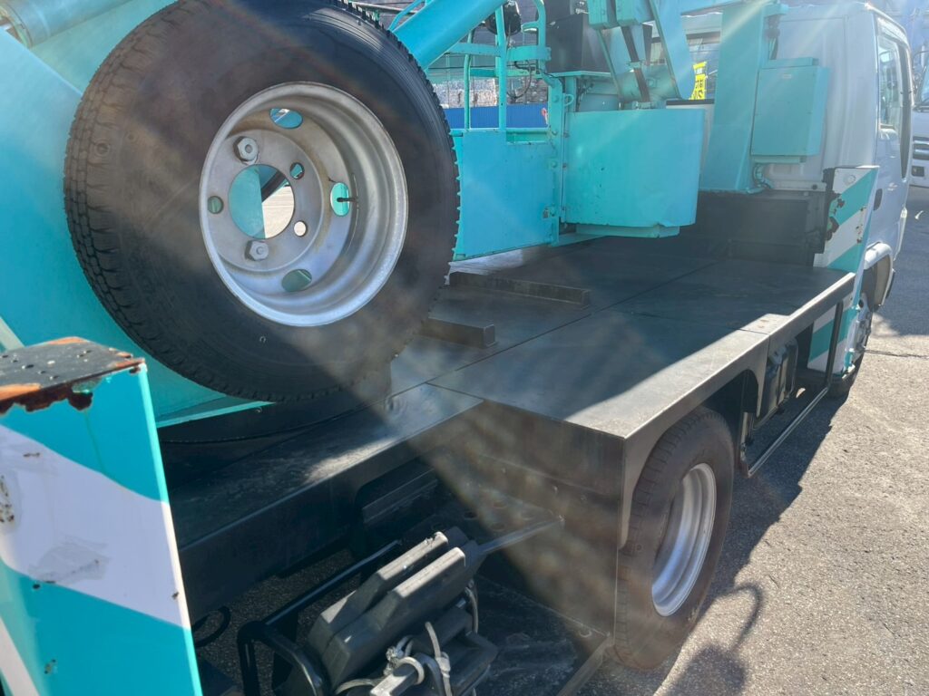 平成21年式　エルフ15.7m屈伸式ブーム高所作業車　スチールバケット