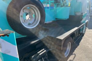 サムネイル: 平成21年式　エルフ15.7m屈伸式ブーム高所作業車　スチールバケット