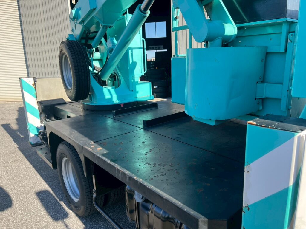 平成21年式　エルフ15.7m屈伸式ブーム高所作業車　スチールバケット