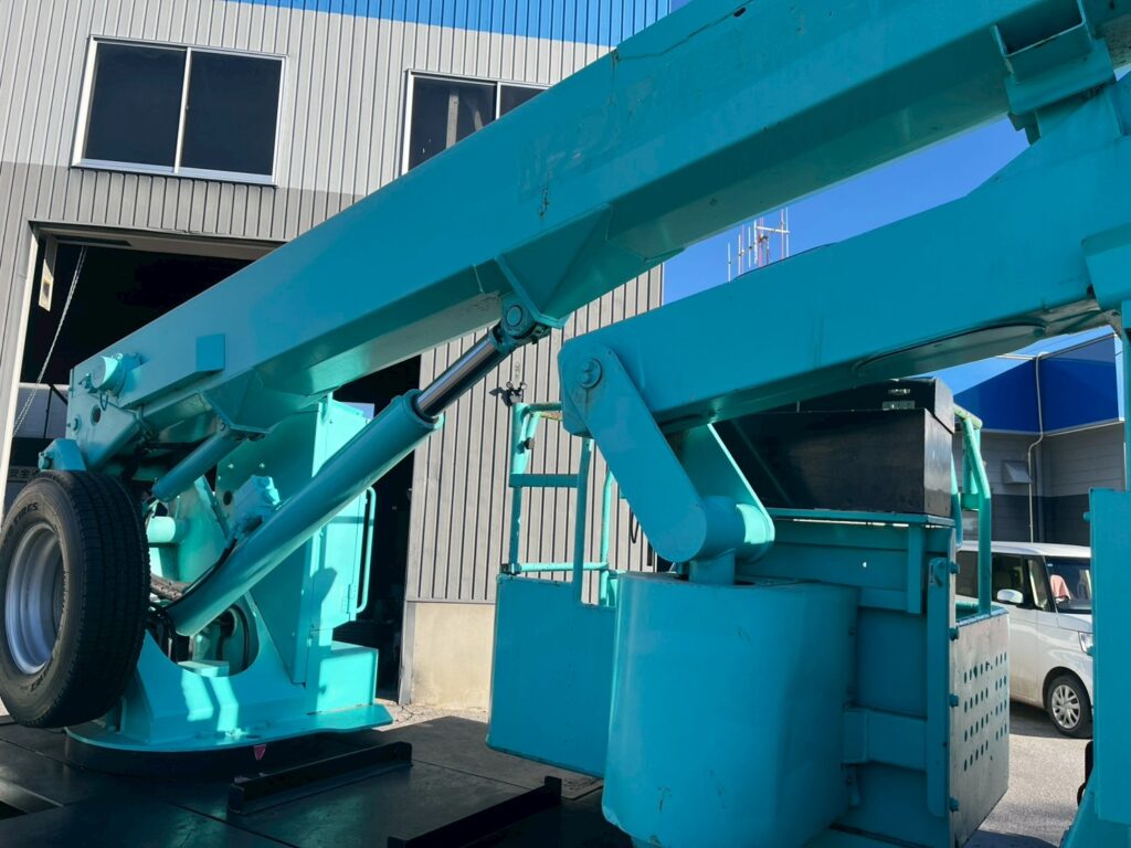 平成21年式　エルフ15.7m屈伸式ブーム高所作業車　スチールバケット