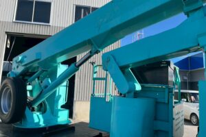 サムネイル: 平成21年式　エルフ15.7m屈伸式ブーム高所作業車　スチールバケット