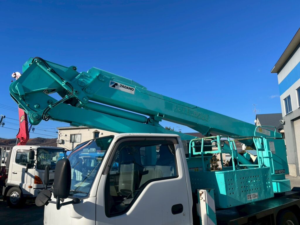 平成21年式　エルフ15.7m屈伸式ブーム高所作業車　スチールバケット