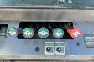 サムネイル: 北見店おすすめ！！◆平成21年式　いすゞ　エルフ15.7m　◆屈伸式ブーム高所作業車　スチールバケット (車検1年付）　札幌・江別・旭川・北見・釧路どこでも全国対応可能です！　　　　　　　　　　　　　　　　お問い合わせは北見店へ～TEL0157-57-7166～