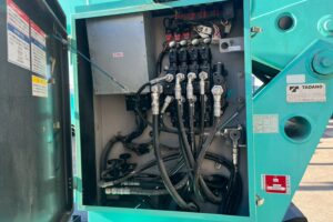 サムネイル: 平成21年式　エルフ15.7m屈伸式ブーム高所作業車　スチールバケット