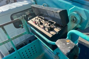 サムネイル: 平成21年式　エルフ15.7m屈伸式ブーム高所作業車　スチールバケット