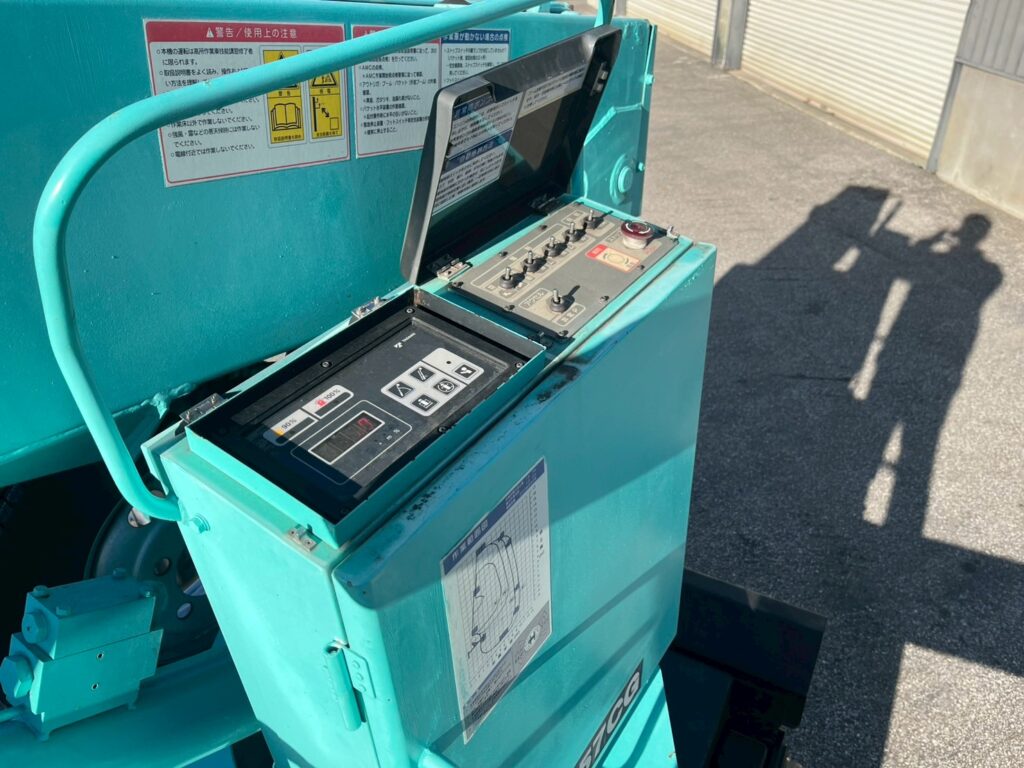 平成21年式　エルフ15.7m屈伸式ブーム高所作業車　スチールバケット