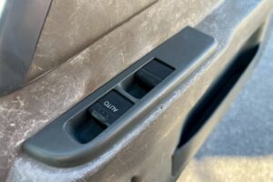 サムネイル: 平成21年式　エルフ15.7m屈伸式ブーム高所作業車　スチールバケット