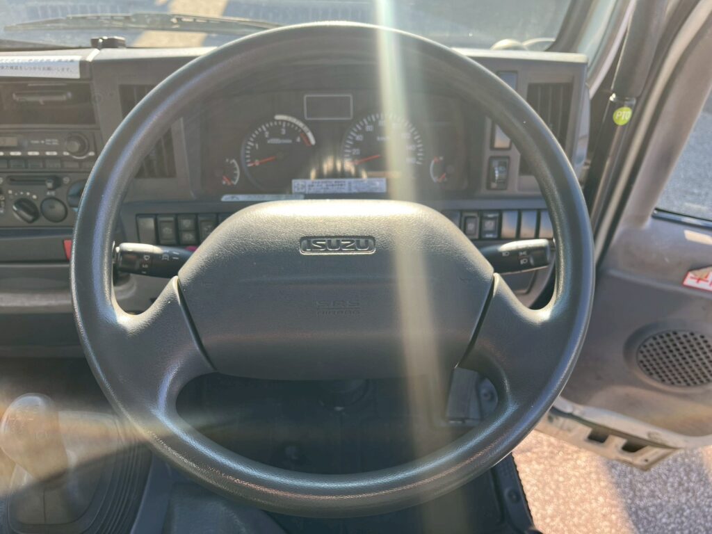 平成21年式　エルフ15.7m屈伸式ブーム高所作業車　スチールバケット