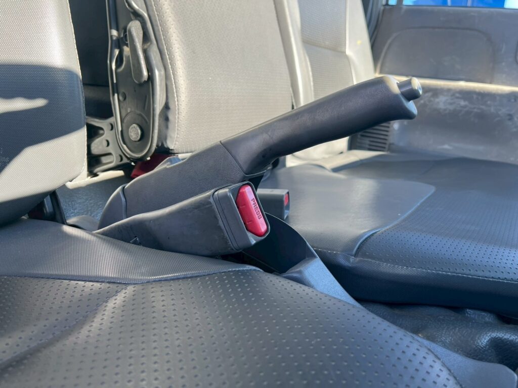 平成21年式　エルフ15.7m屈伸式ブーム高所作業車　スチールバケット