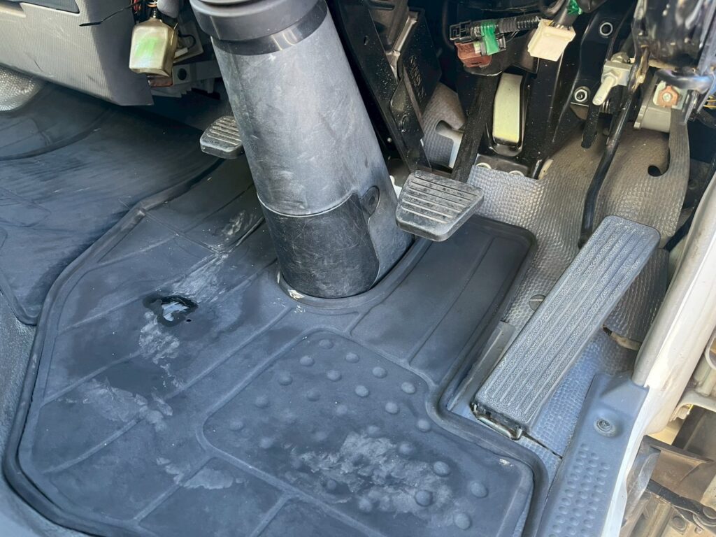 平成21年式　エルフ15.7m屈伸式ブーム高所作業車　スチールバケット