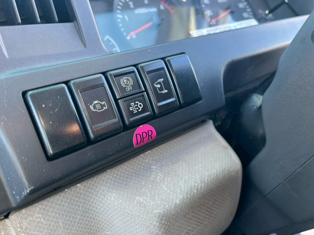 北見店おすすめ！！◆平成21年式　いすゞ　エルフ15.7m　◆屈伸式ブーム高所作業車　スチールバケット (車検1年付）　札幌・江別・旭川・北見・釧路どこでも全国対応可能です！　　　　　　　　　　　　　　　　お問い合わせは北見店へ～TEL0157-57-7166～