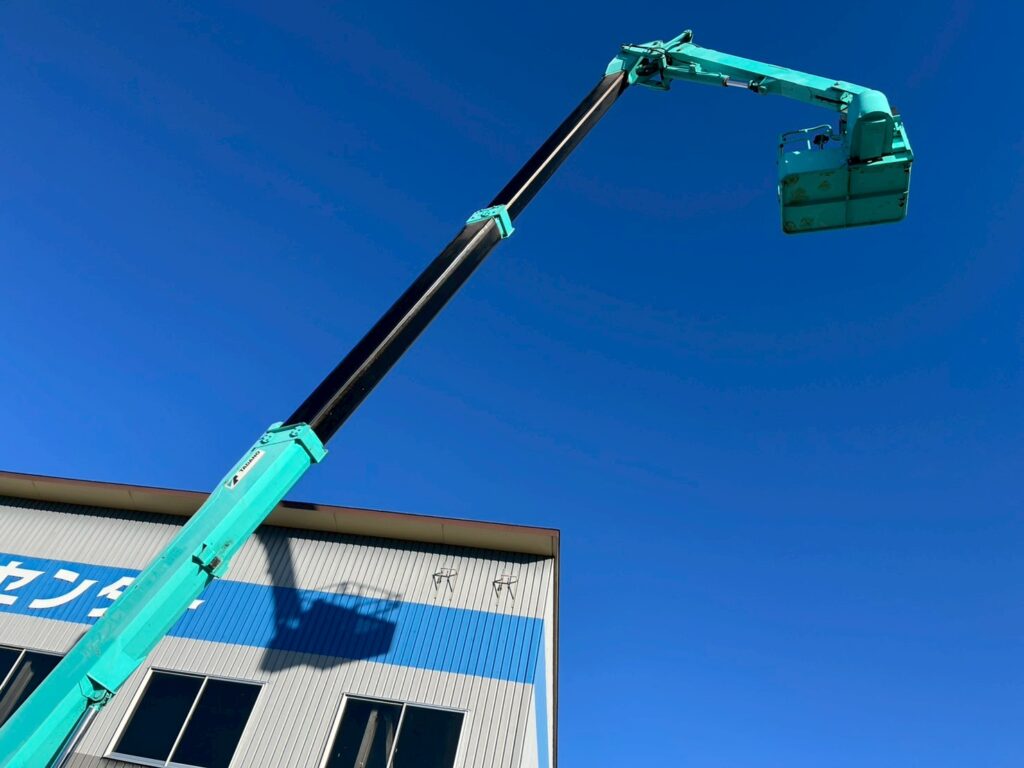 平成21年式　エルフ15.7m屈伸式ブーム高所作業車　スチールバケット