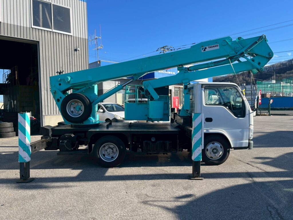平成21年式　エルフ15.7m屈伸式ブーム高所作業車　スチールバケット