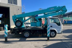 サムネイル: 平成21年式　エルフ15.7m屈伸式ブーム高所作業車　スチールバケット