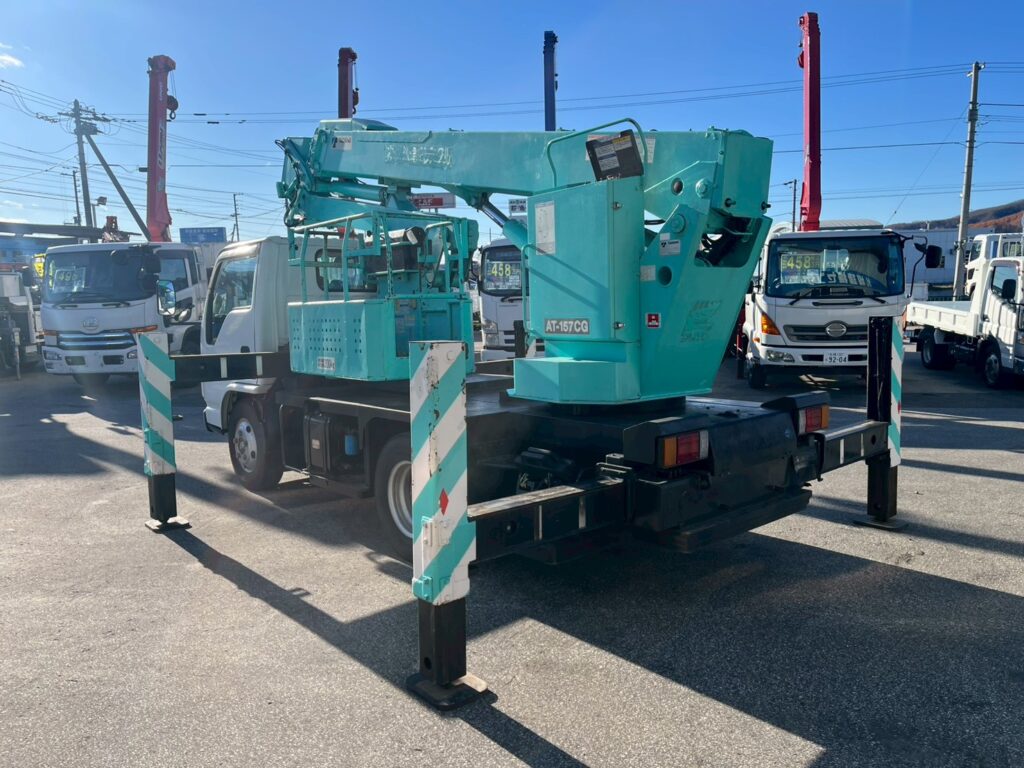 平成21年式　エルフ15.7m屈伸式ブーム高所作業車　スチールバケット