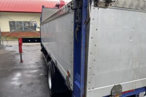 サムネイル: 平成25年　アトラス3トン4段クレーンロング ラジコン アルミアオリ 車検令和8年6月