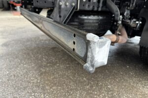 サムネイル: 平成25年　アトラス3トン4段クレーンロング ラジコン アルミアオリ 車検令和8年6月