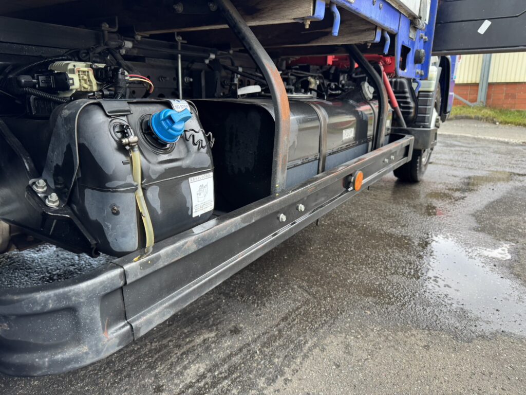 平成25年　アトラス3トン4段クレーンロング ラジコン アルミアオリ 車検令和8年6月