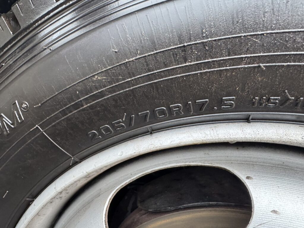 平成25年　アトラス3トン4段クレーンロング ラジコン アルミアオリ 車検令和8年6月