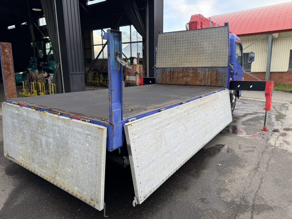 平成25年　アトラス3トン4段クレーンロング ラジコン アルミアオリ 車検令和8年6月