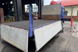 サムネイル: 平成25年　アトラス3トン4段クレーンロング ラジコン アルミアオリ 車検令和8年6月