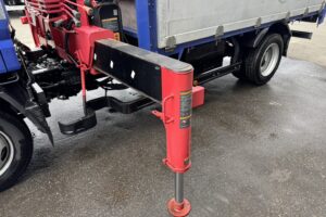 サムネイル: 平成25年　アトラス3トン4段クレーンロング ラジコン アルミアオリ 車検令和8年6月