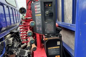 サムネイル: 平成25年　アトラス3トン4段クレーンロング ラジコン アルミアオリ 車検令和8年6月