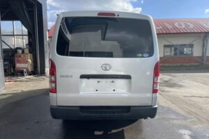 サムネイル: 令和2年　トヨタハイエースバン ロングDX 寒冷地仕様 車検1年付